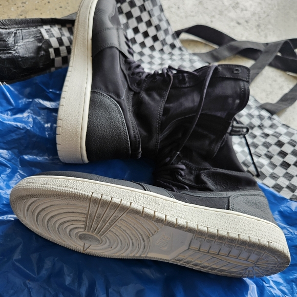 Nike Air Jordan size 8.5 - Picture 3 of 7